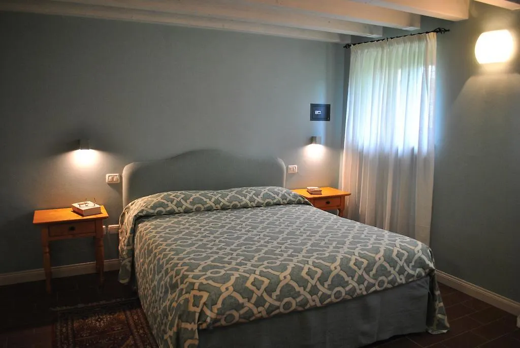 Country house Antica Corte La Valle Guest House Sona Italy