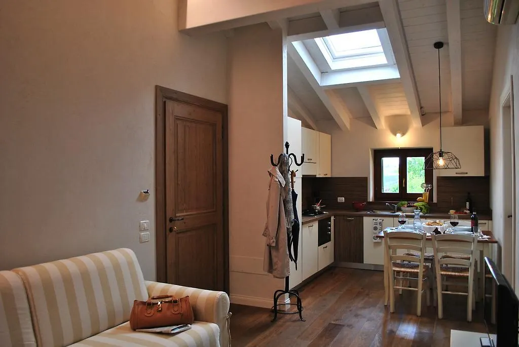 Country house Antica Corte La Valle Guest House Sona