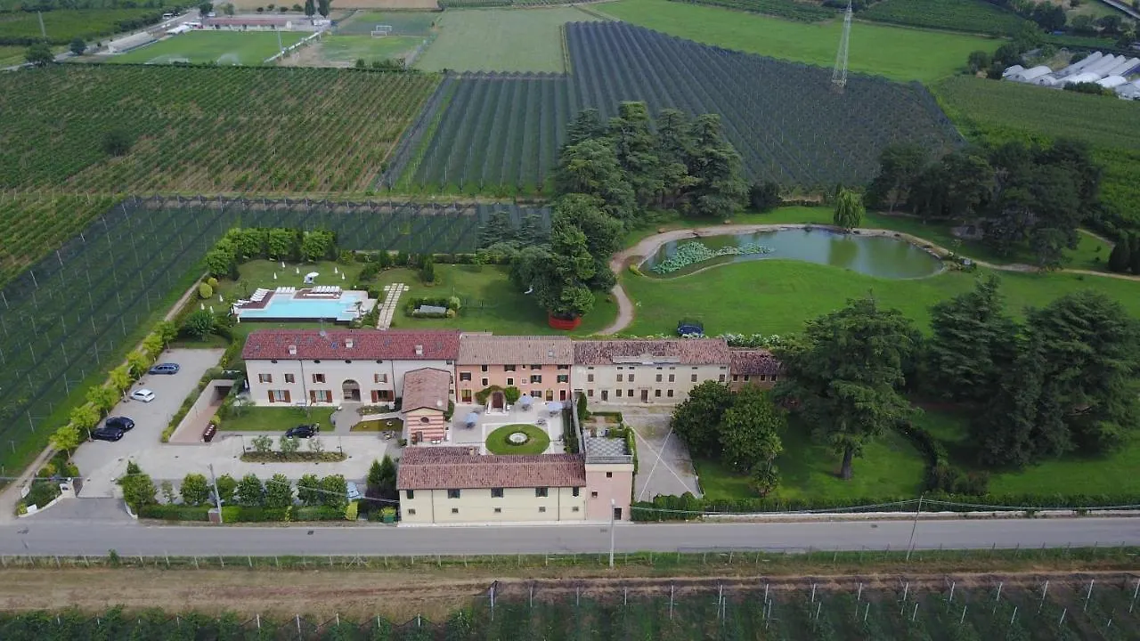 Country house Antica Corte La Valle Guest House Sona